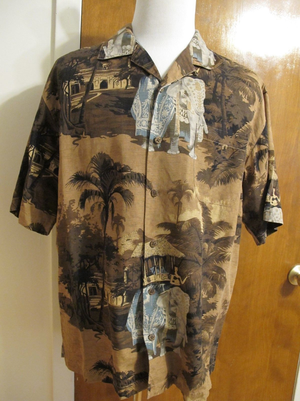 Tommy Bahama Men's Silk Multi Color Brow Blue Gray Beach Shirt Large Very Nice