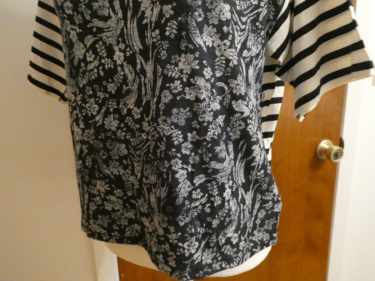 Gap women’s multicolor soft cotton short sleeve top size Large