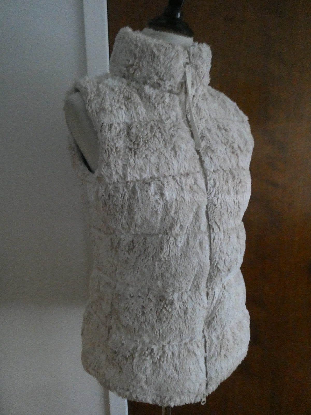 Athleta Reversible Down Puffer Vest Women Medium Ivory Faux Fur Goose Down Full