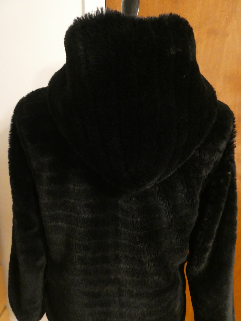 BELLA Women Black Faux Fur Coat with Hood size small