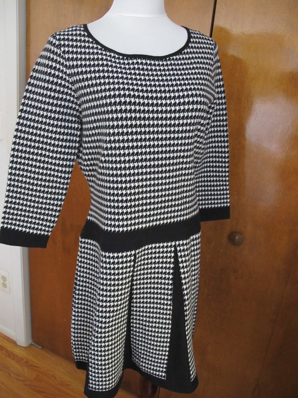 Lauren Ralph Lauren women’s black white fit and flare NWT dress size Large