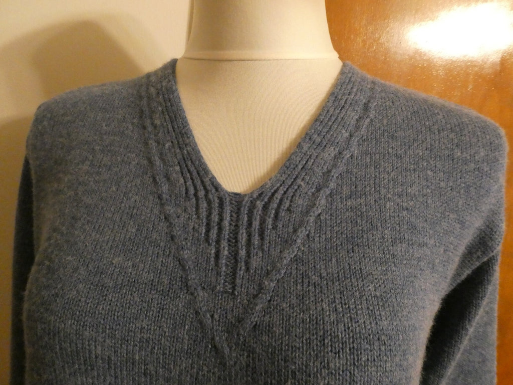 Aceka  women's dusty blue sweater size PM preowned