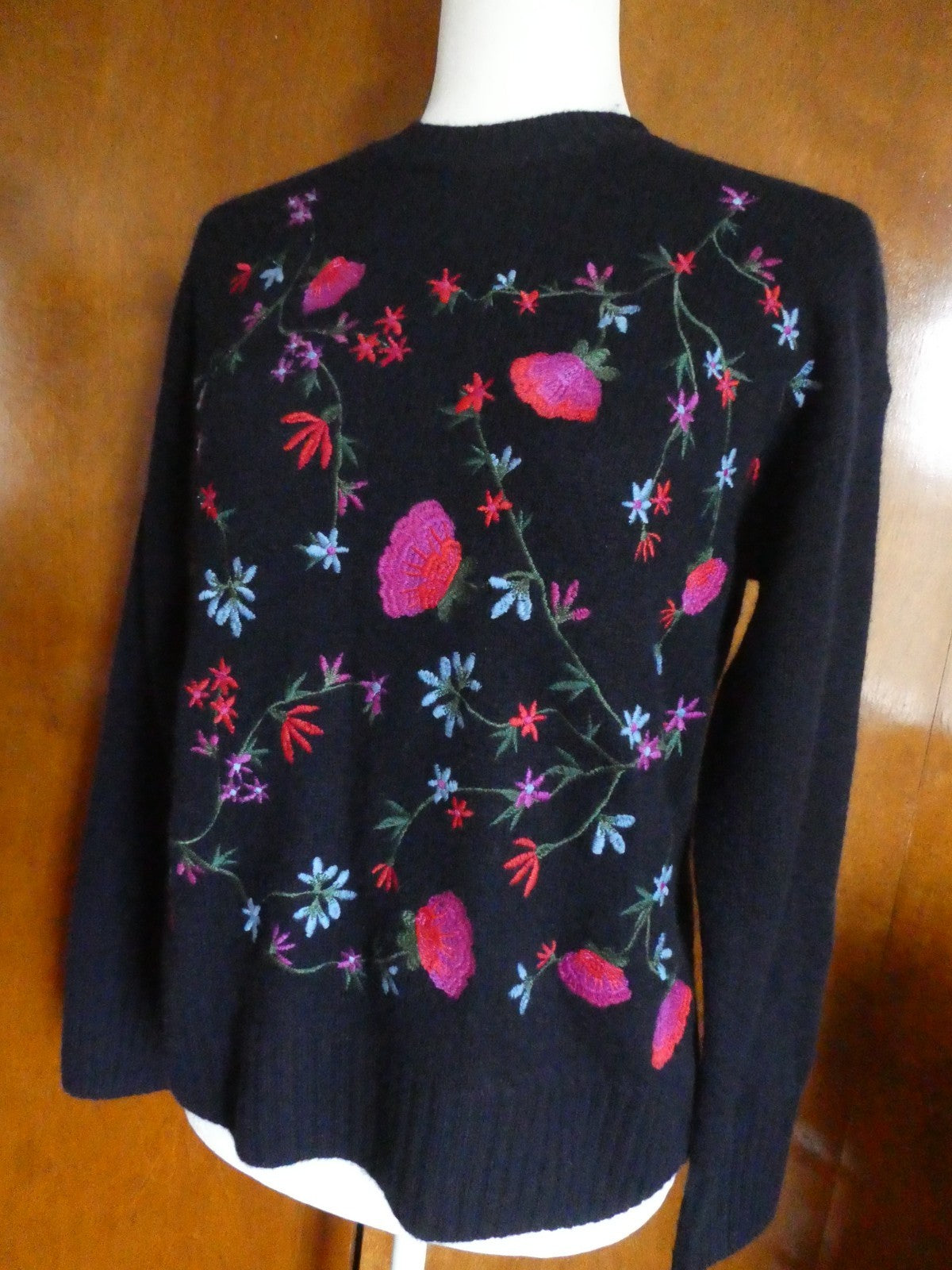 Bloomingdale's 100% Cashmere Floral Embroidered Sweater Navy Women's XS NWT
