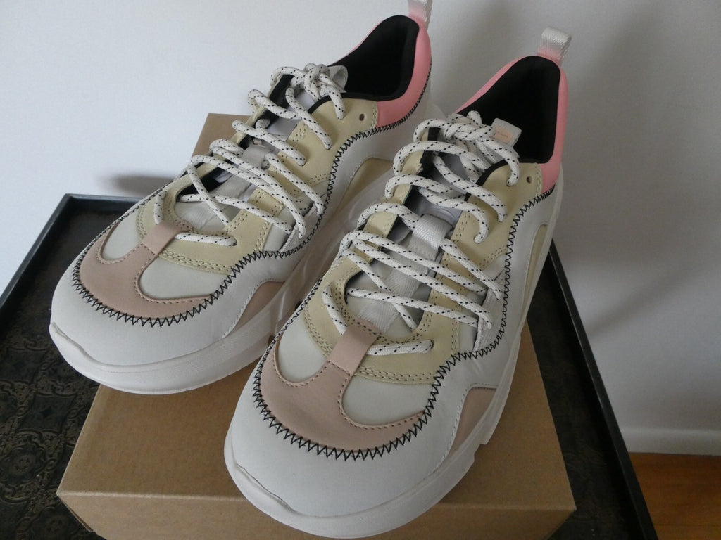 UGG Calle lace women’s multicolor sneakers size US 9/ EU 40