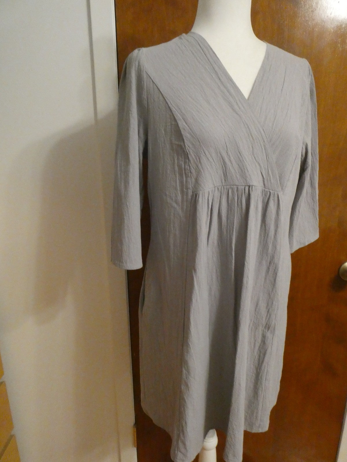 Gray Textured Shift Dress XL Fits L V-Neck Empire Waist Pockets Casual Macy's