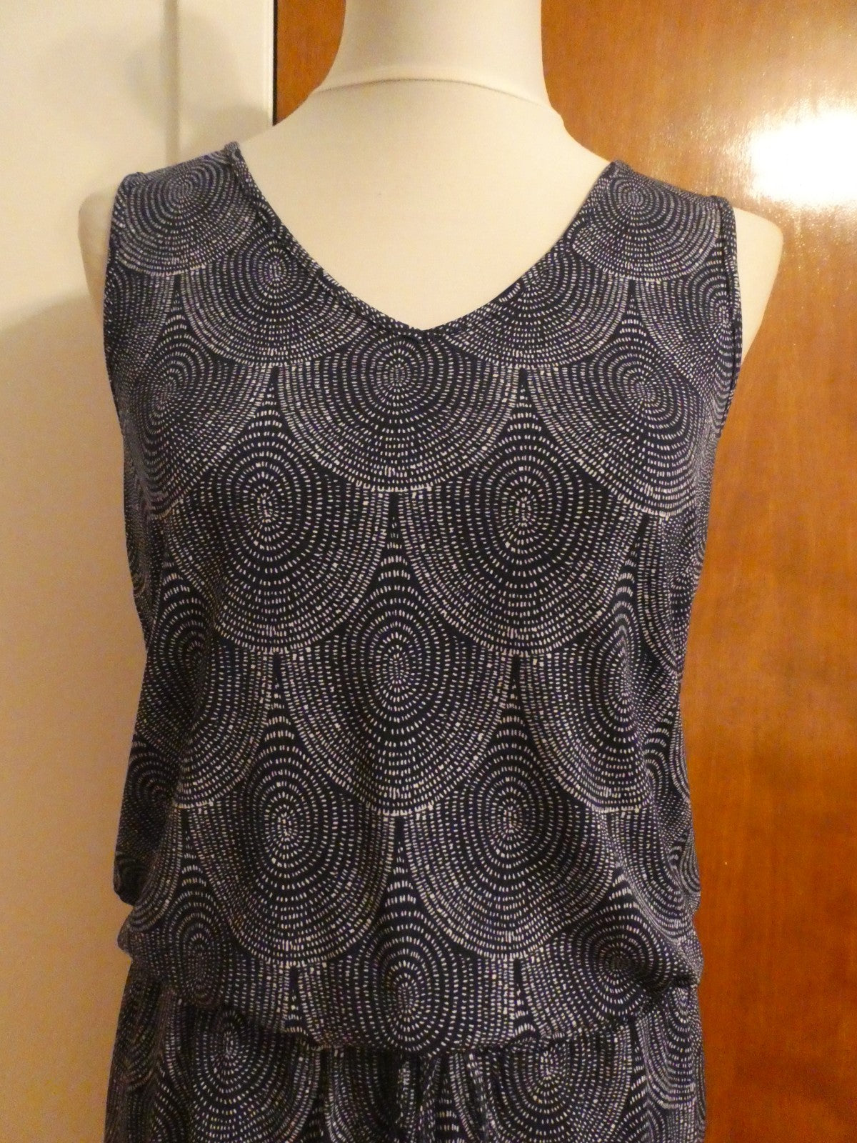 Hatley Women's Sleeveless Jumpsuit S/P Black White Print Tassel Tie Stretch EUC