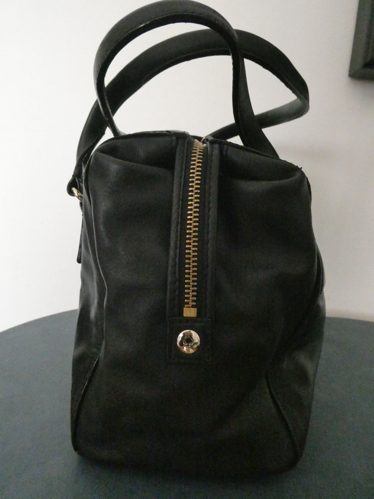 Kate Spade New York Black Leather Satchel Handbag Gold Tone Zip Shoulder Purse