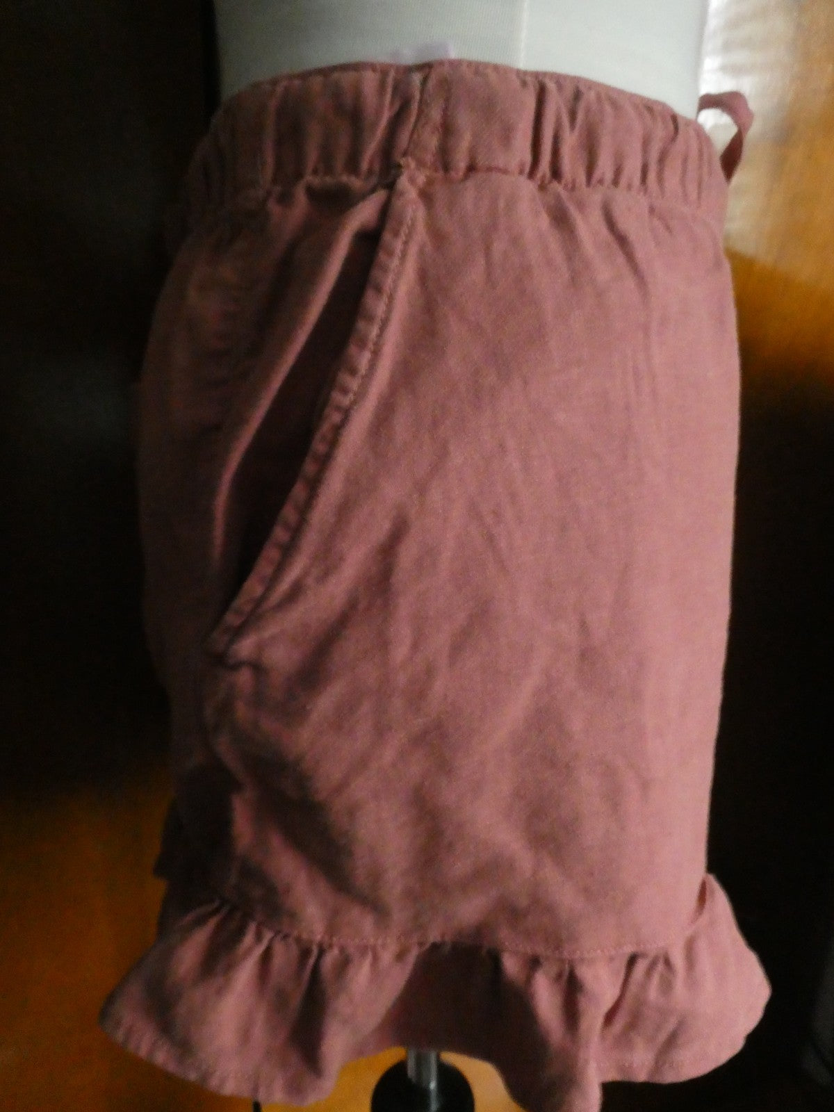American Eagle Outfitters Women Linen Blend Ruffle Hem Shorts Mauve Pink XL $49