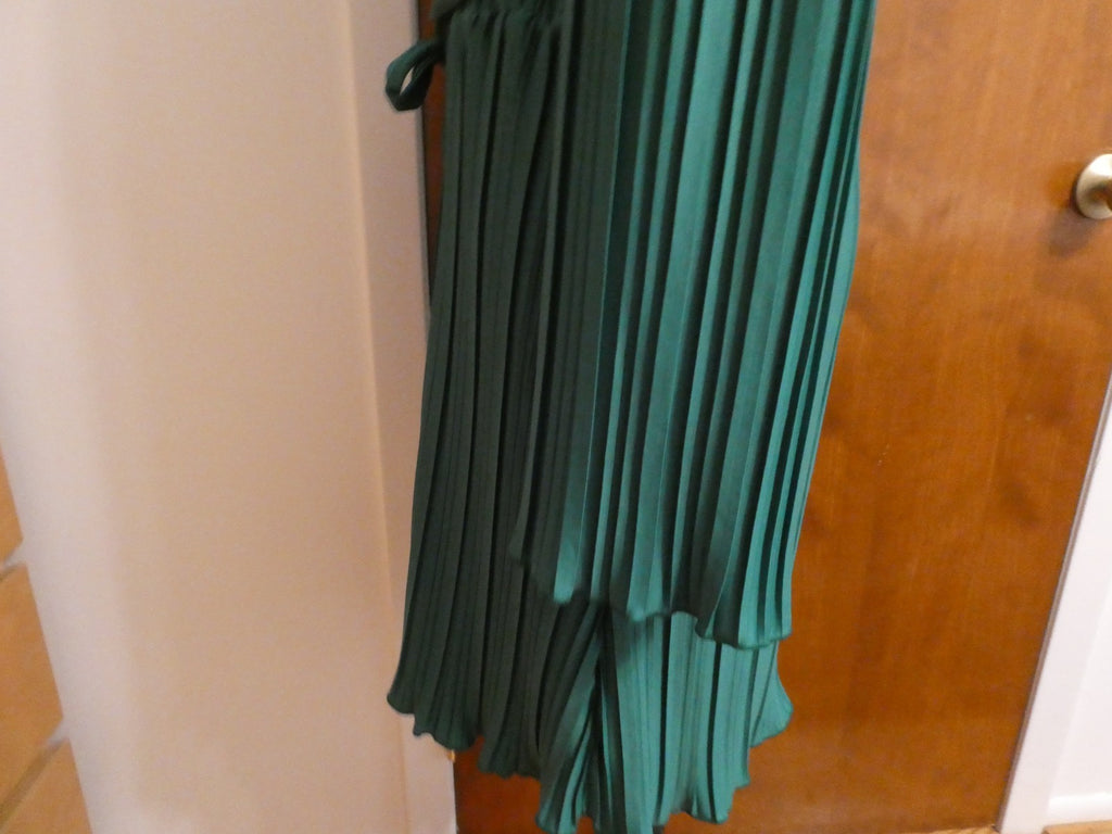 Olivia & Mckaylie Women Green Pleated Dress Long Sleeve Gold Tone Detail Large