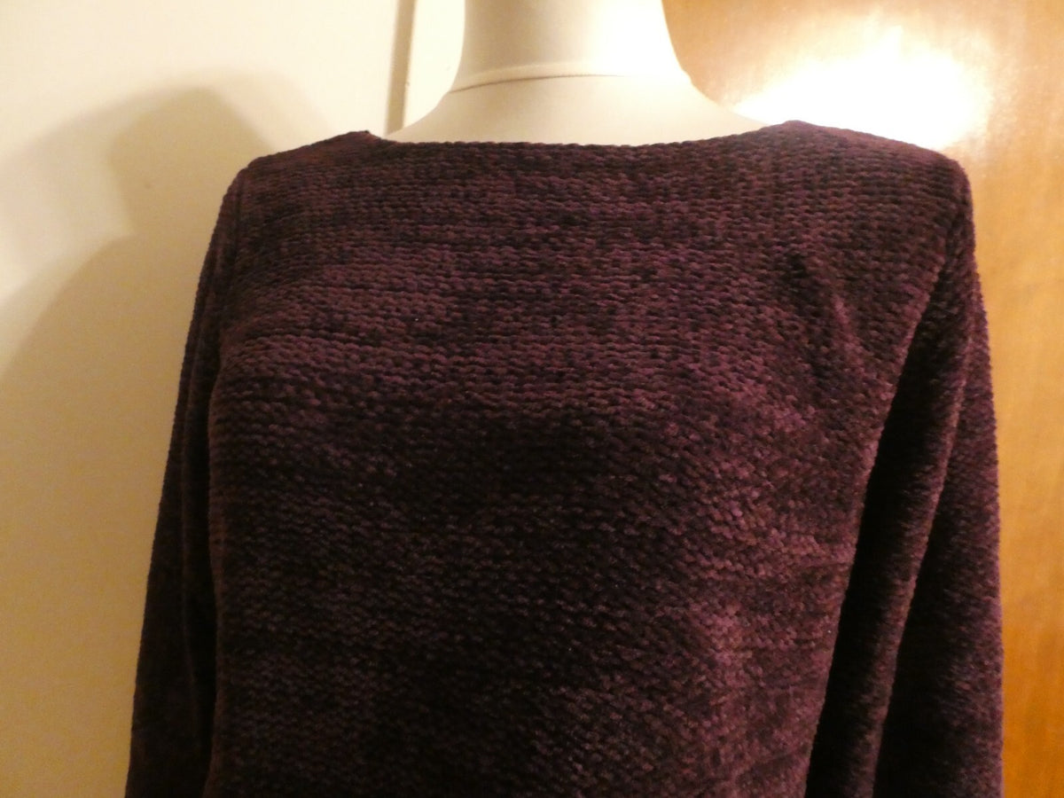 New York&Company women's dark purple long sleeves sweater size Medium preowned