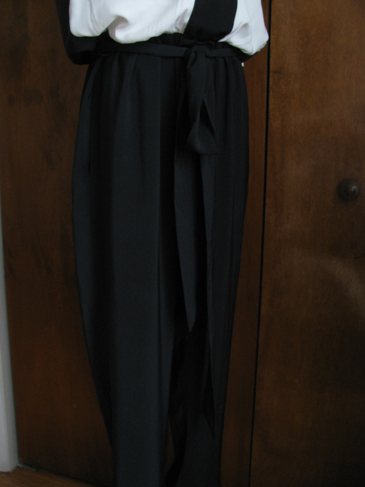 DKNY women's black/ivory gorgeous jumpsuit size Large NWT 