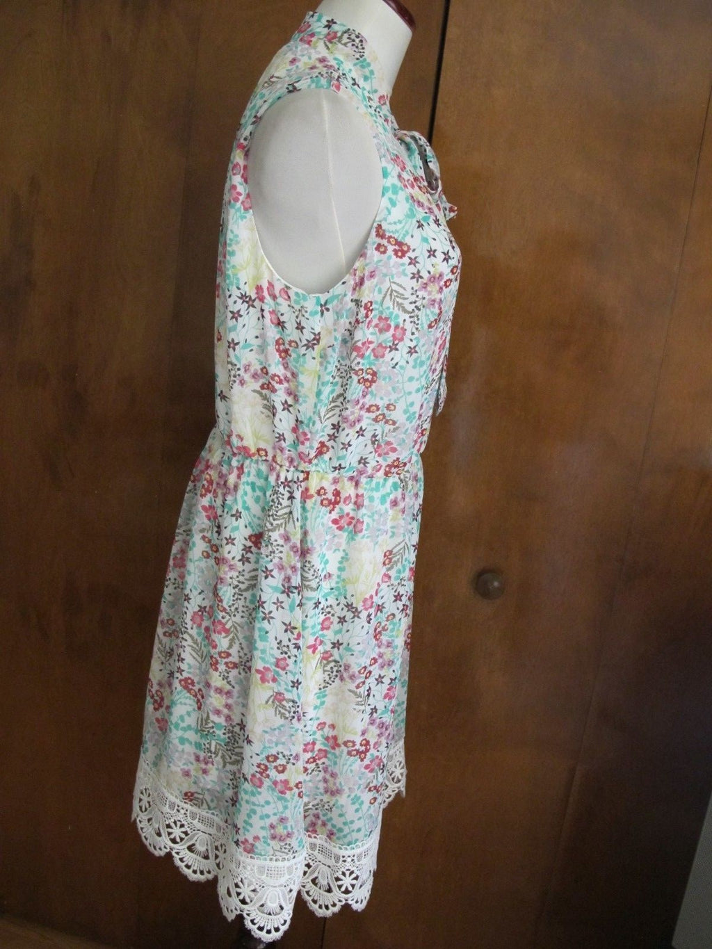 New York & Company Women’s Multi Color Embroidered Dress Size Large NWT