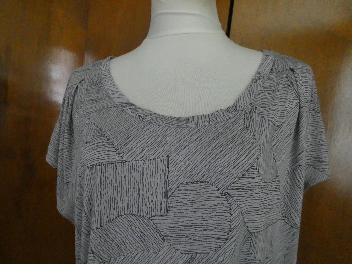 Gap women's stylish multicolor detailed top size Large