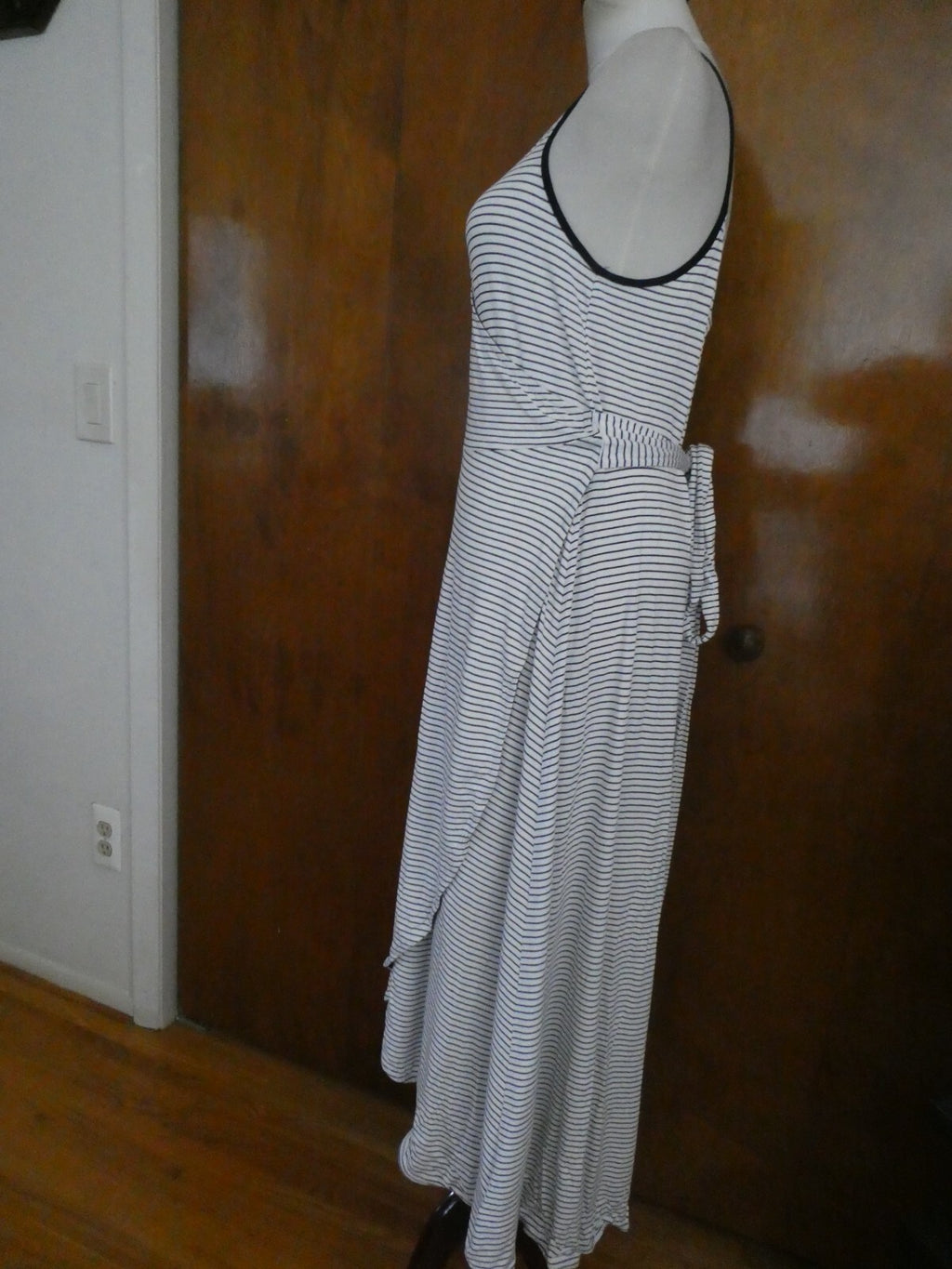 Gap Women's Stripped White/Black Tie-Waist Midi Wrap Dress Size Large Xlarge