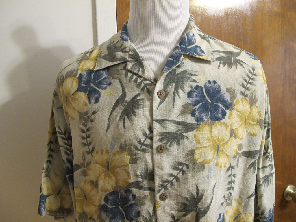 Tommy Bahama Men's Silk Multi Color Blue Yellow Green Shirt Size Large Very Nice