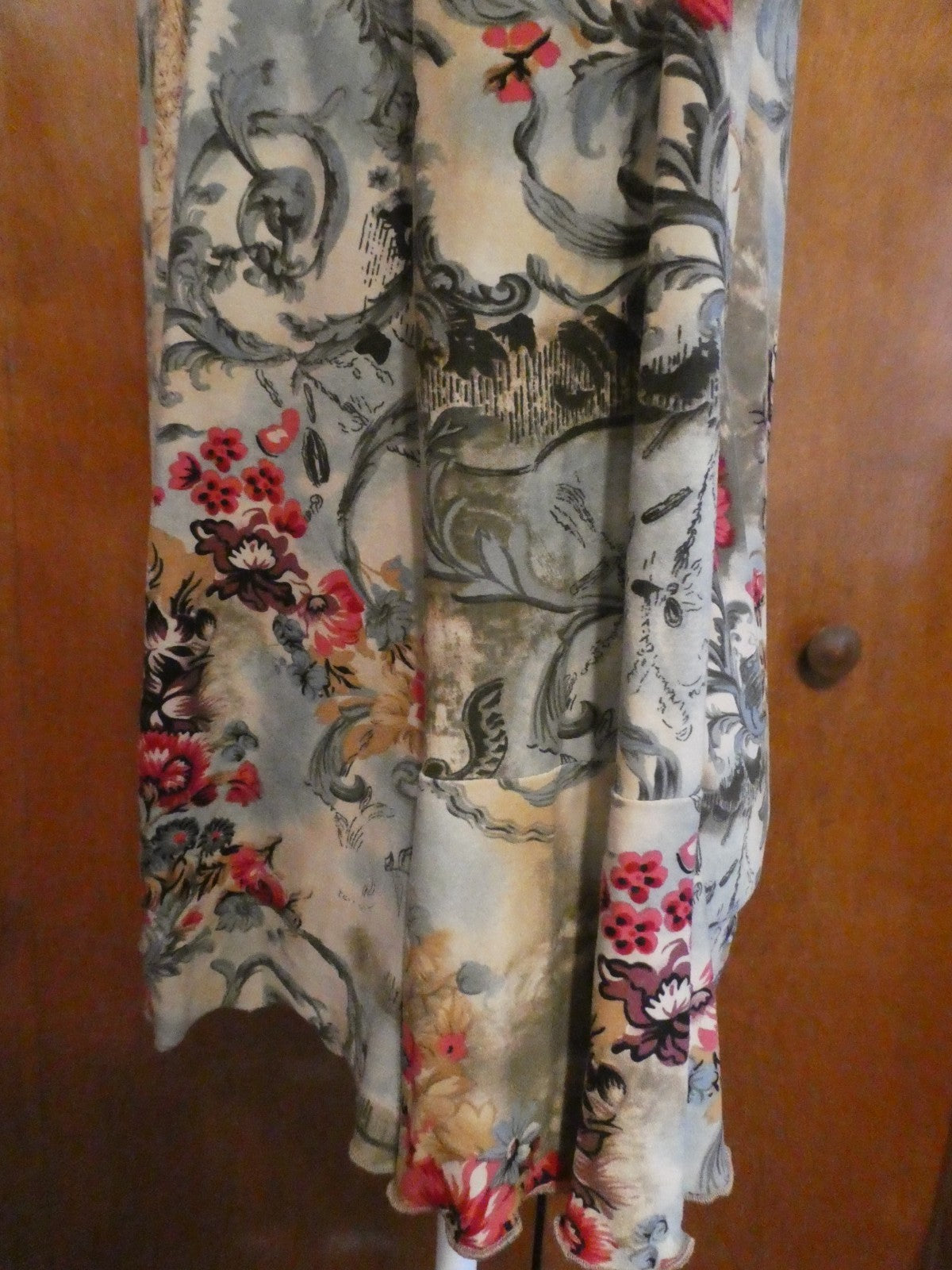 Motherhood Maternity Floral Twist Front Top Size Large Boho Long Sleeve Blouse