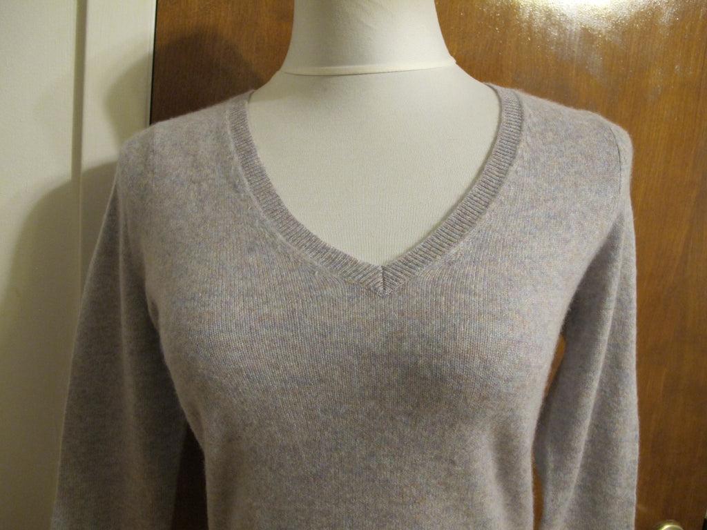 Bloomingdale's women's marl gray 2ply cashmere Vneck sweater Xsmall