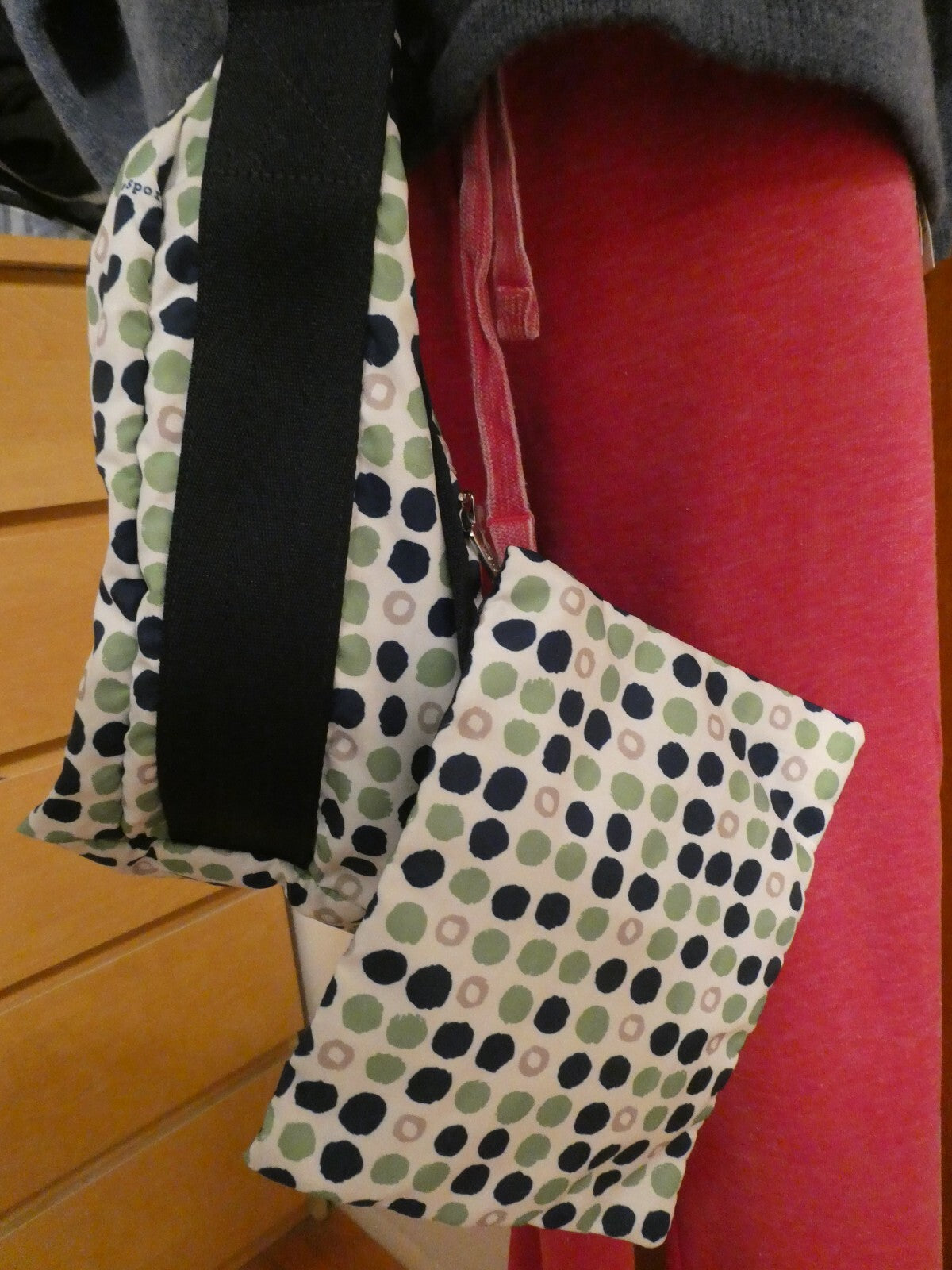 LeSportsac Deluxe Everyday Bag Starlite Multicolor Crossbody 2 Piece W Cosmetic