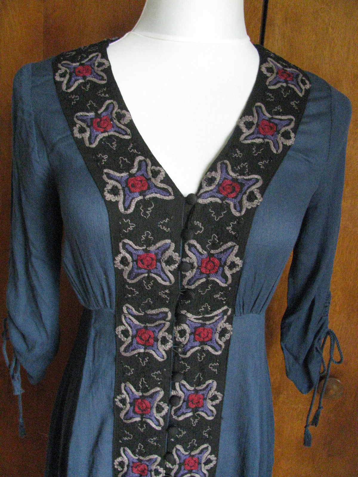 Free People Women's Navy Black Embroidered Soft Rayon Dress Size 0 New