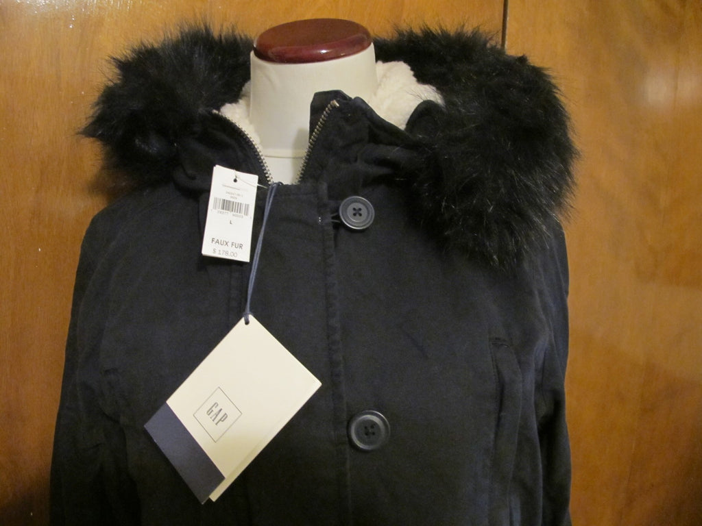 Gap women’s black stylish winter coat two in one size Large NWT
