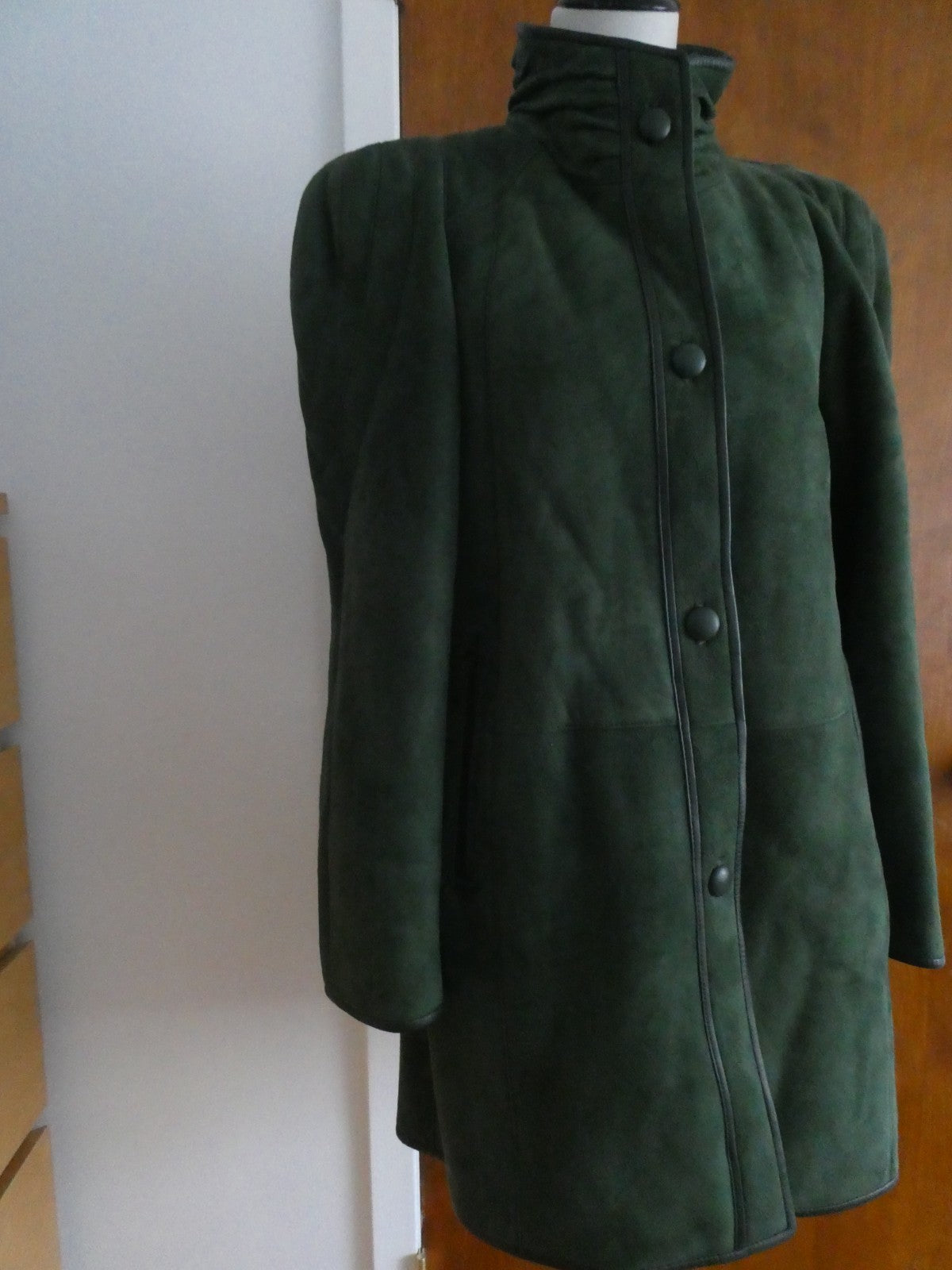 Women's Green Shearling Sheepskin Mid Long Winter Coat Made In Spain Size 10 NWT