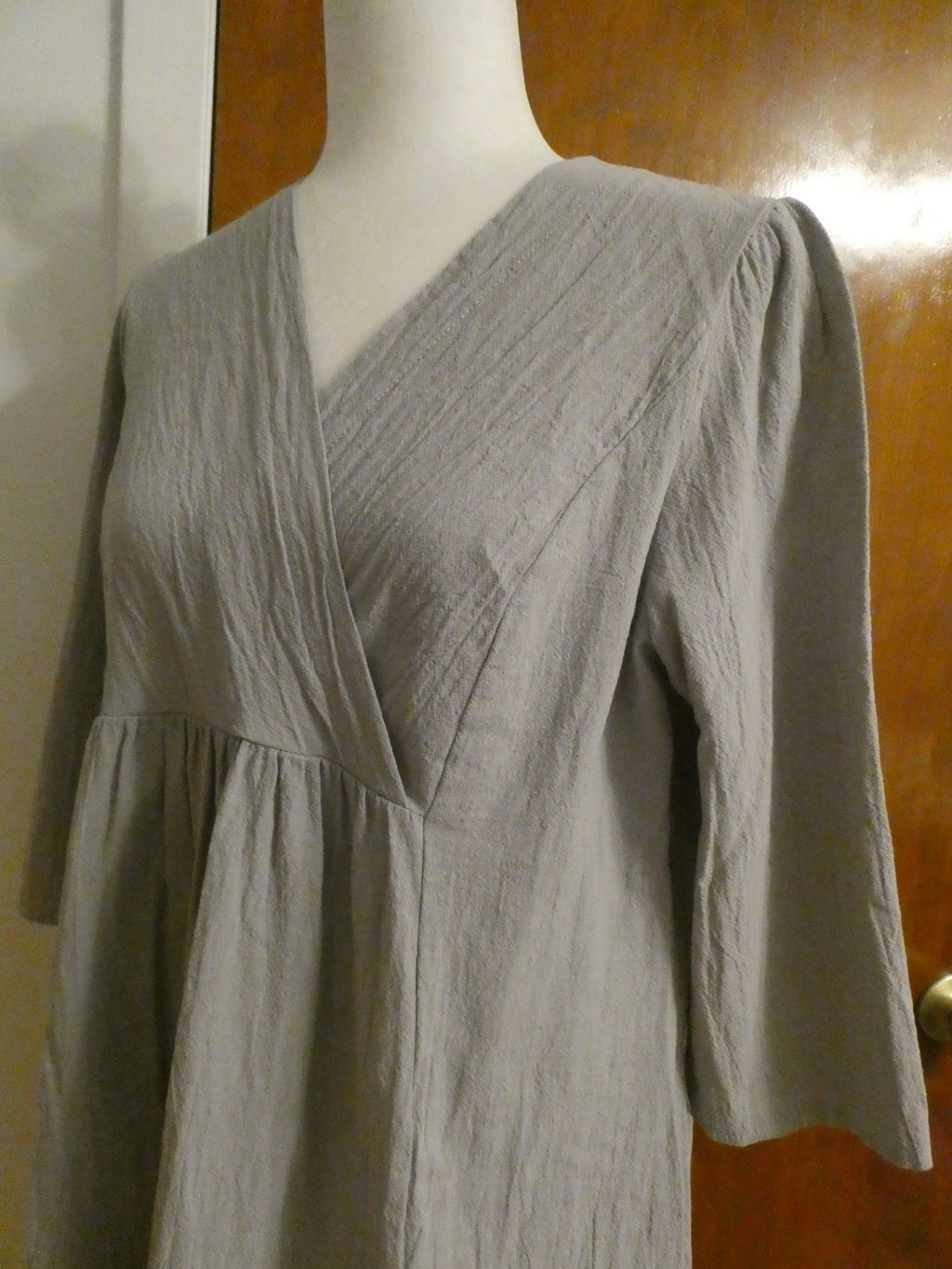 Gray Textured Shift Dress XL Fits L V-Neck Empire Waist Pockets Casual Macy's