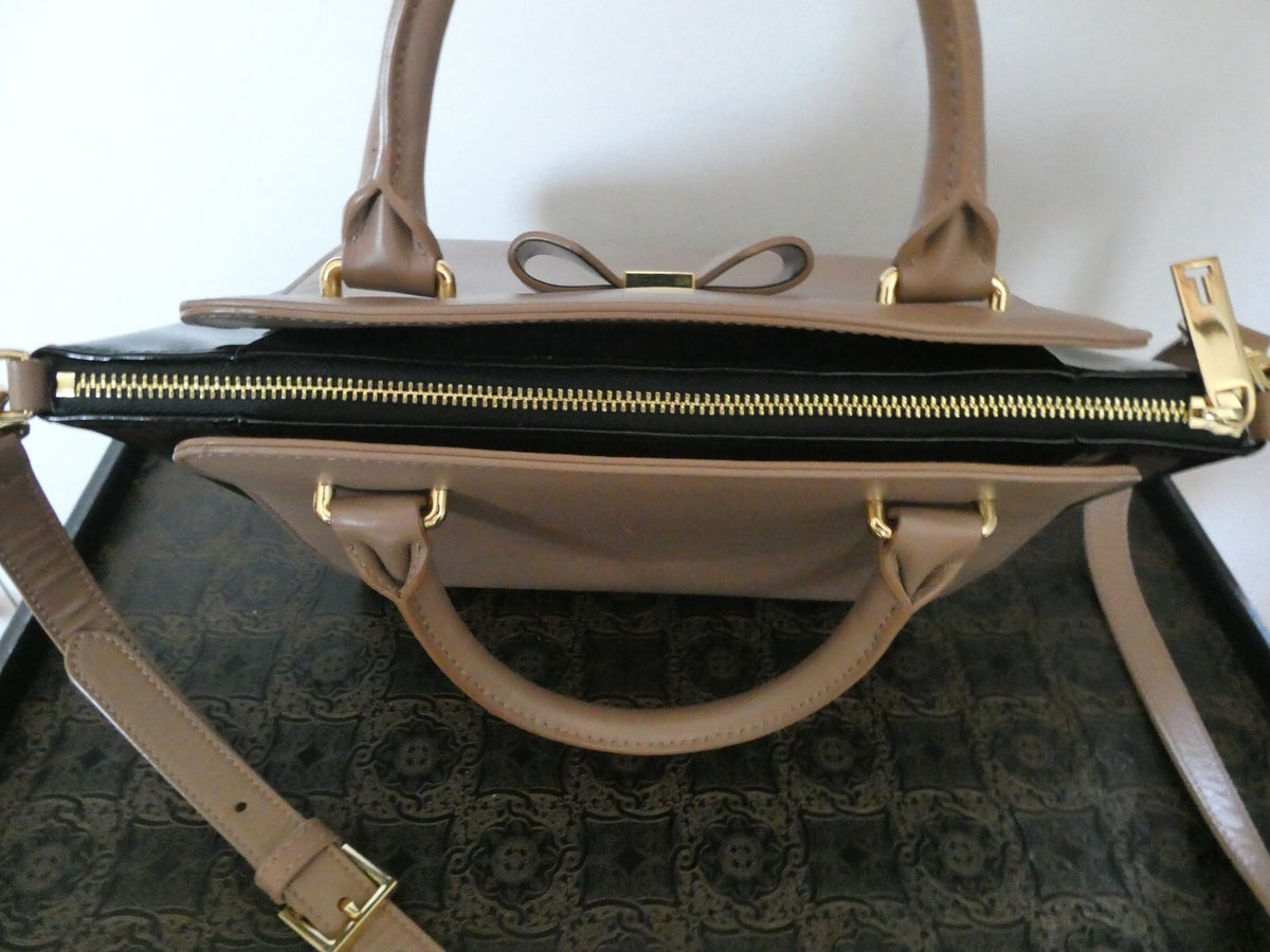 Ted Baker London Leather Crossbody Bag Nude/Black Top Handle Gold Bow Handbag