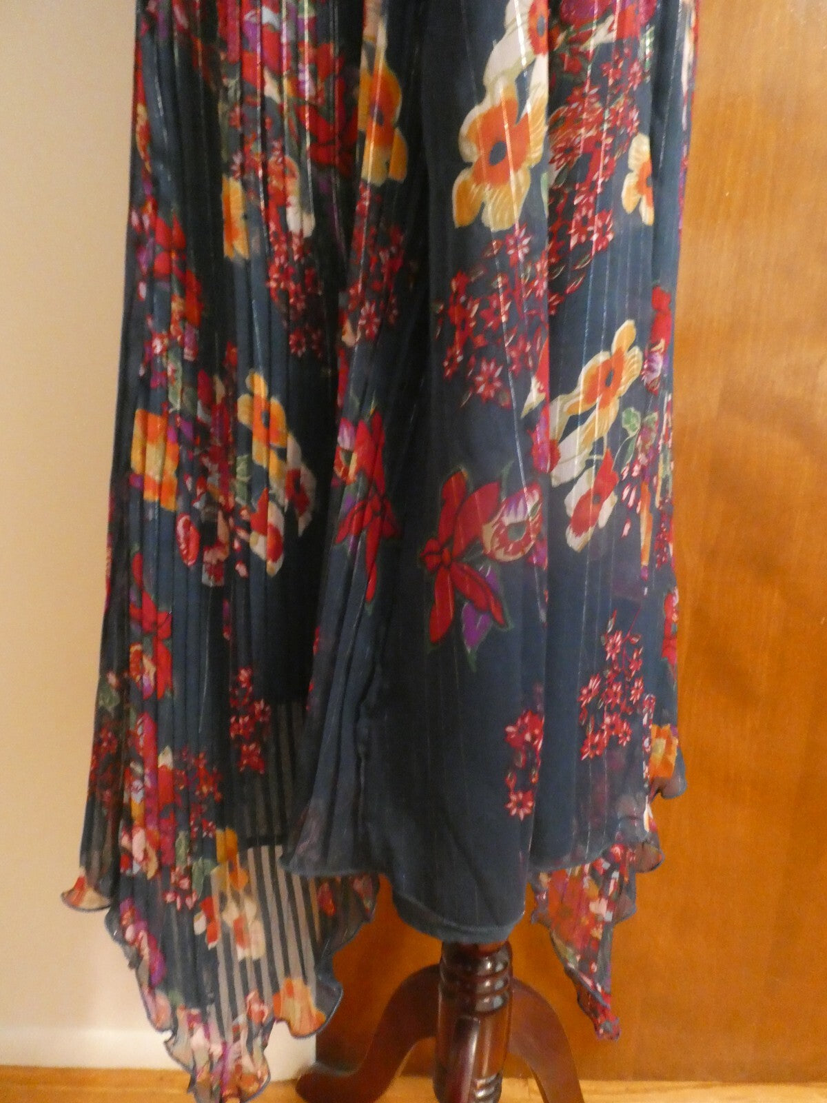 Walter Baker Teri women’s blue floral pleated lined evening dress size 10