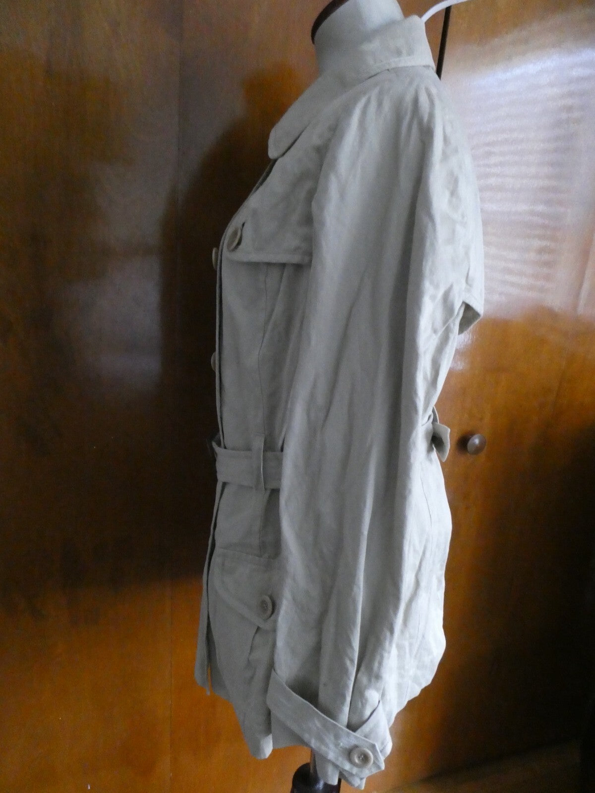 Vince women’s khaki detailed lined coat Size Large NWT