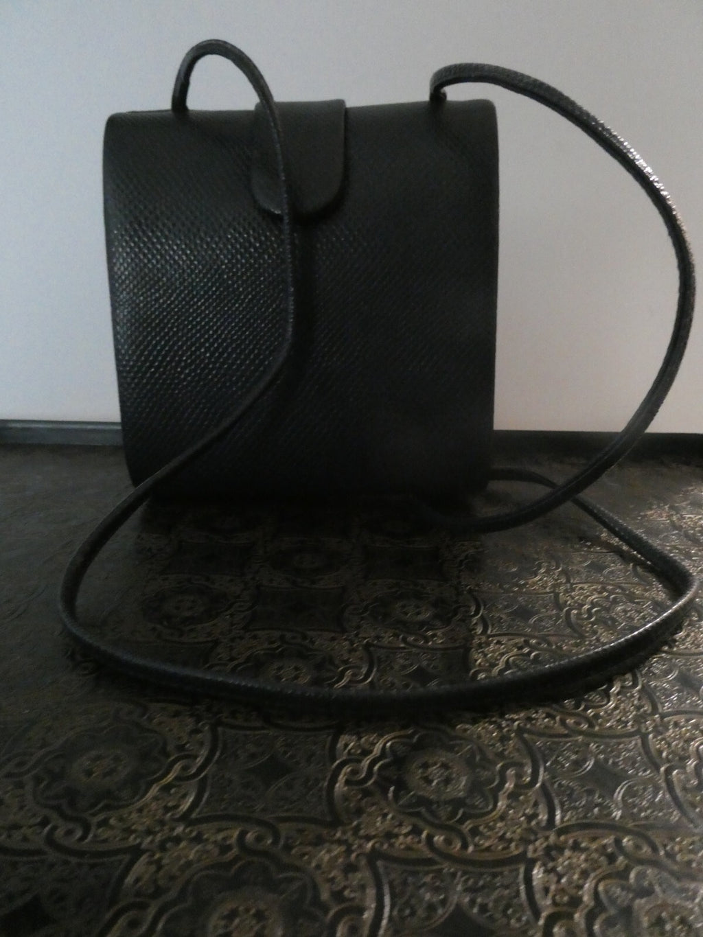 Vintage UK pat Women’s Dark Navy Crossbody Handbag Purse 1519246