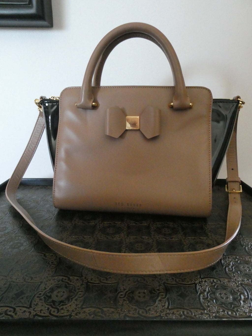 Ted Baker London Leather Crossbody Bag Nude/Black Top Handle Gold Bow Handbag