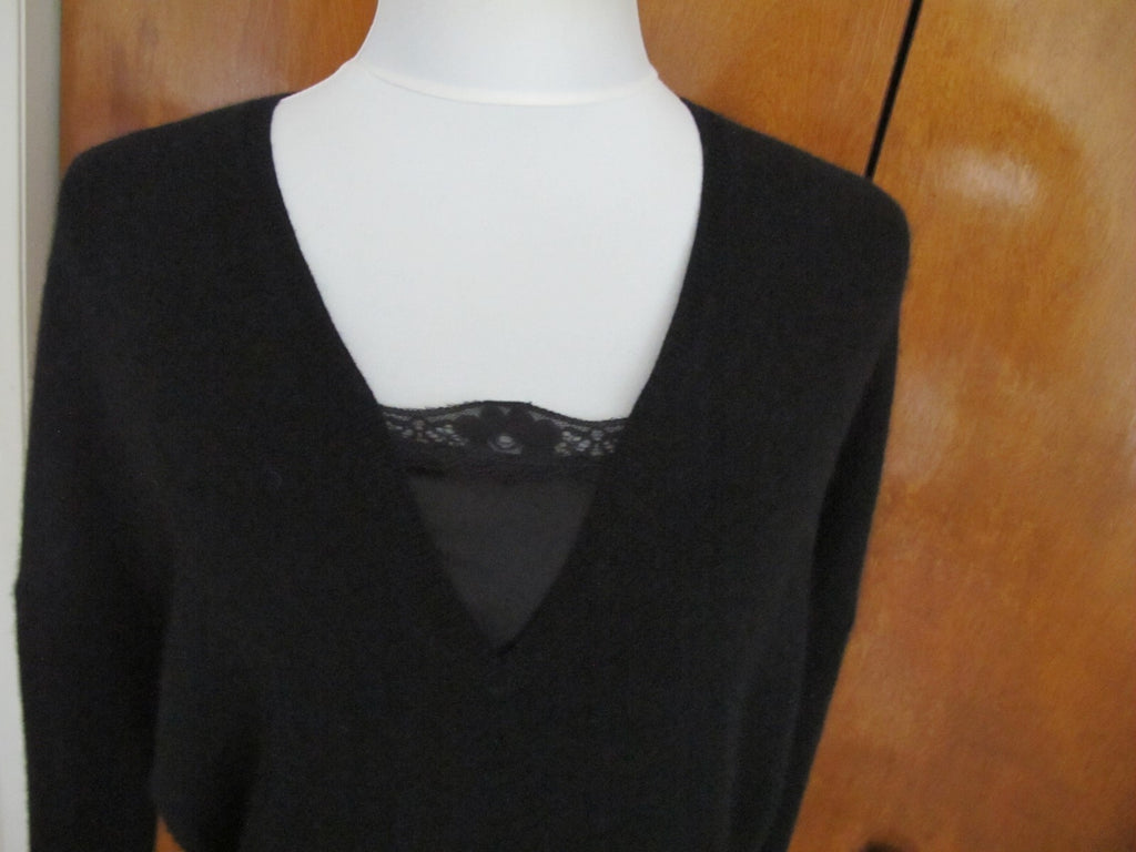 Bloomingdale’s women’s black lace-trimmed cashmere sweater Size S bit big