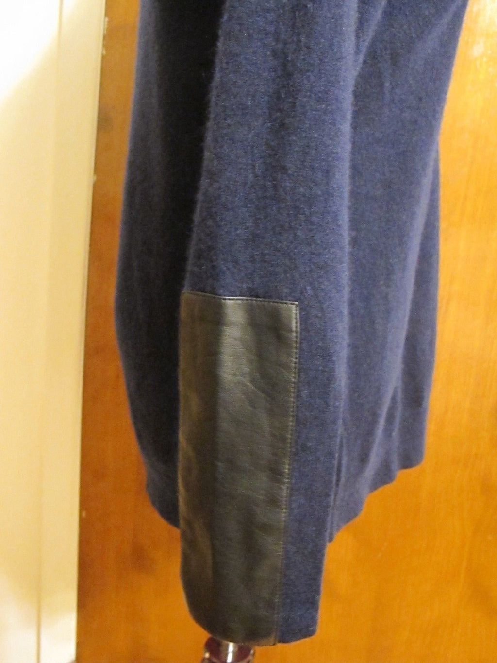 Bloomingdale's women's dark navy 2ply cashmere trim polyurethane sweater Medium 