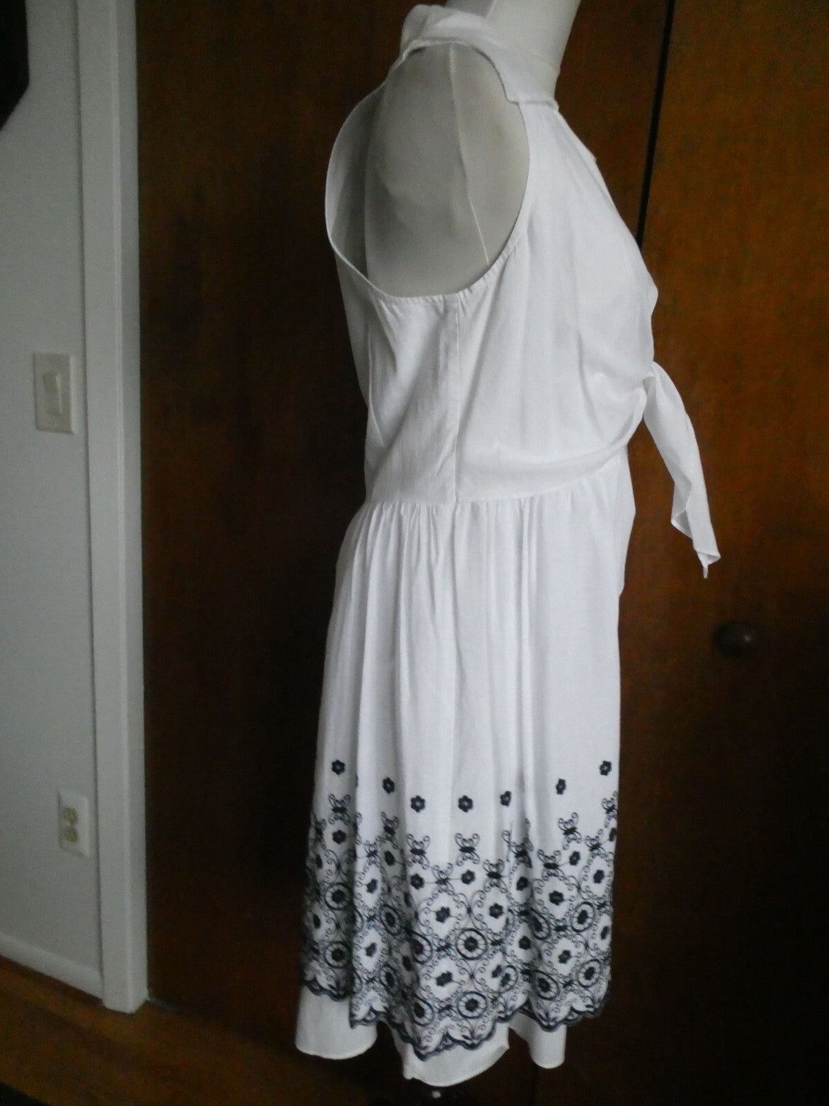 Laundry By Design women's white/black lined gorgeous one-piece dress size 12