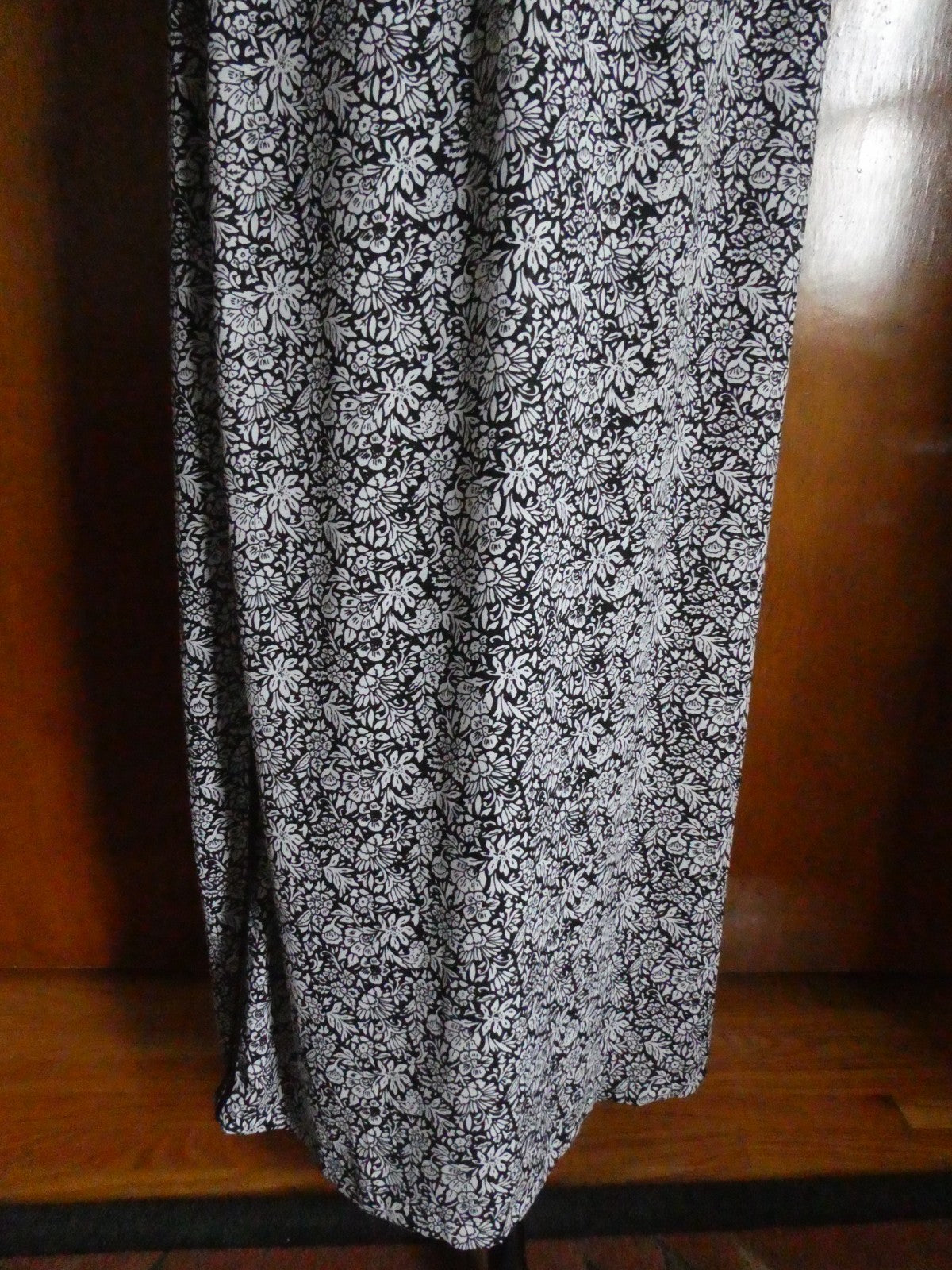 Maxi Dress Size S Black White Floral Sleeveless Elastic Waist LOFT Size Small
