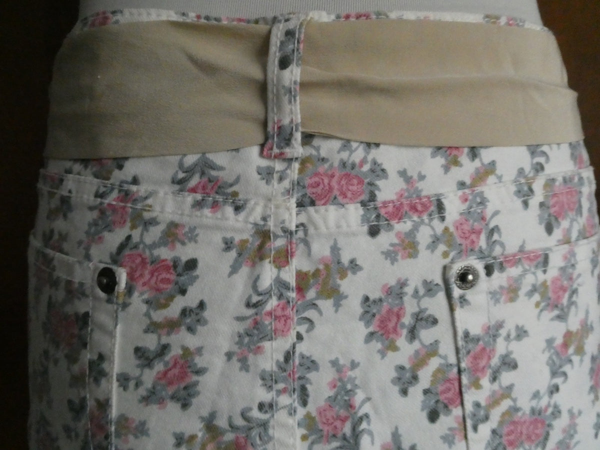 SUKO Women’s Jeans Shorts Material Belted Multicolor Size 14
