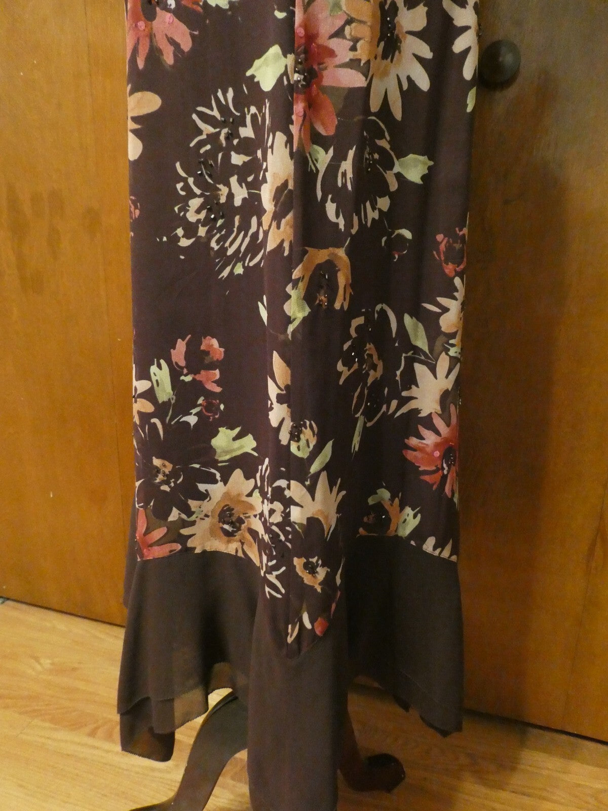Adrianna Papelle 100% silk sequined with flattering sleeves size 12 evening suit