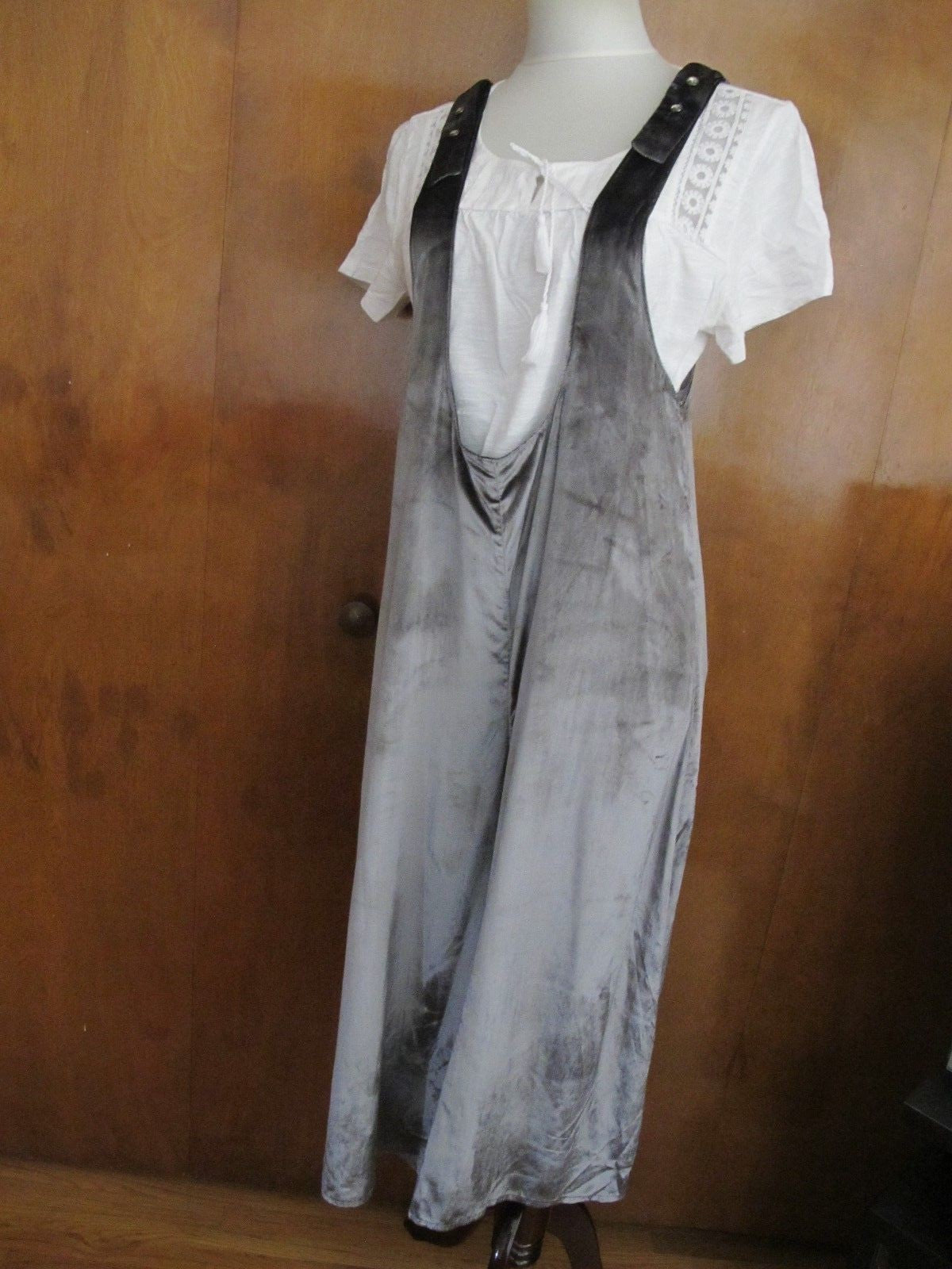 Anthropologie Maeve women’s gray detailed velvet jumper jumpsuit