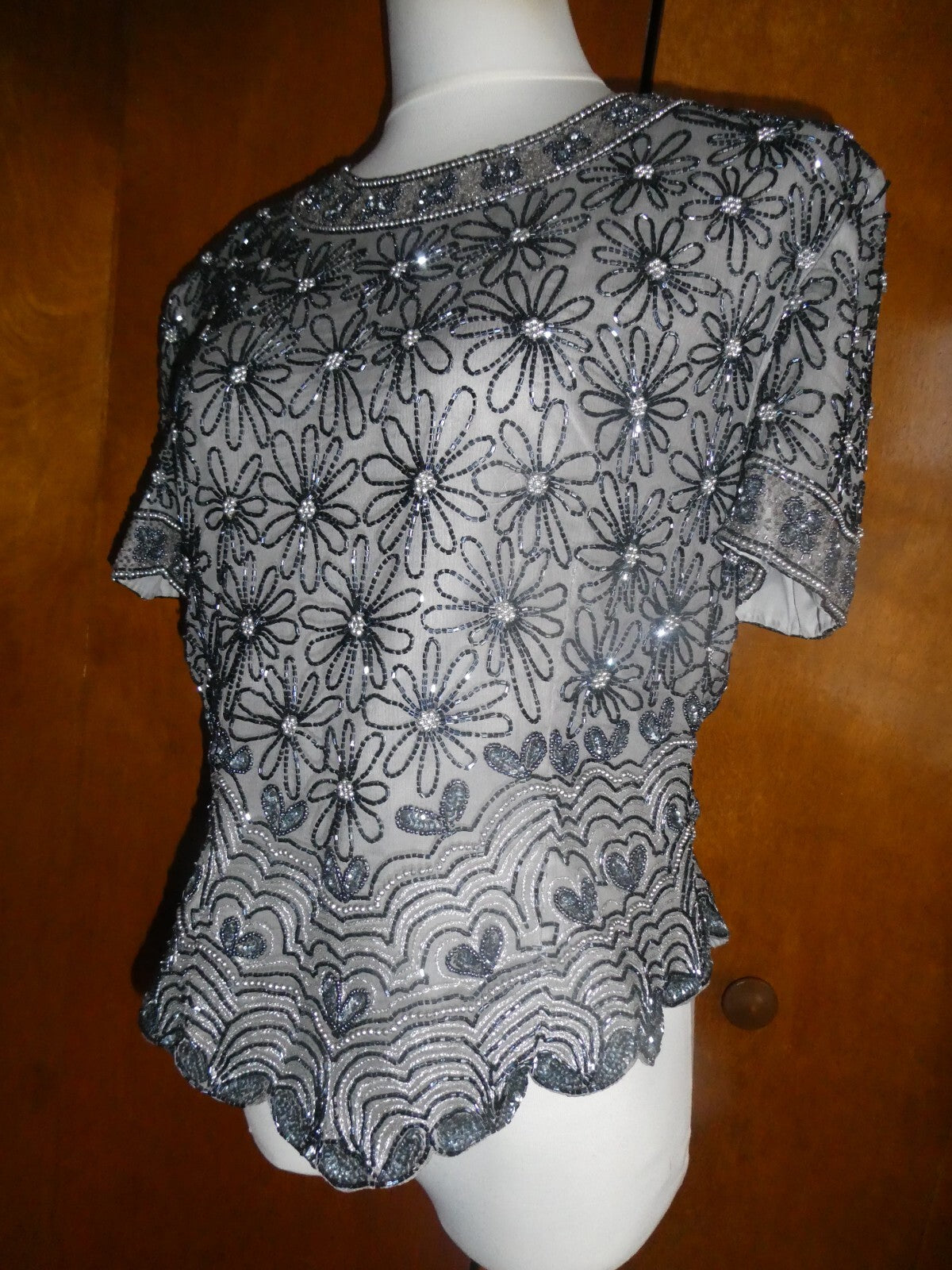 Papell Boutique Women Gray Evening 100% Silk Beaded Party Top Sz XL (fits M/ L)
