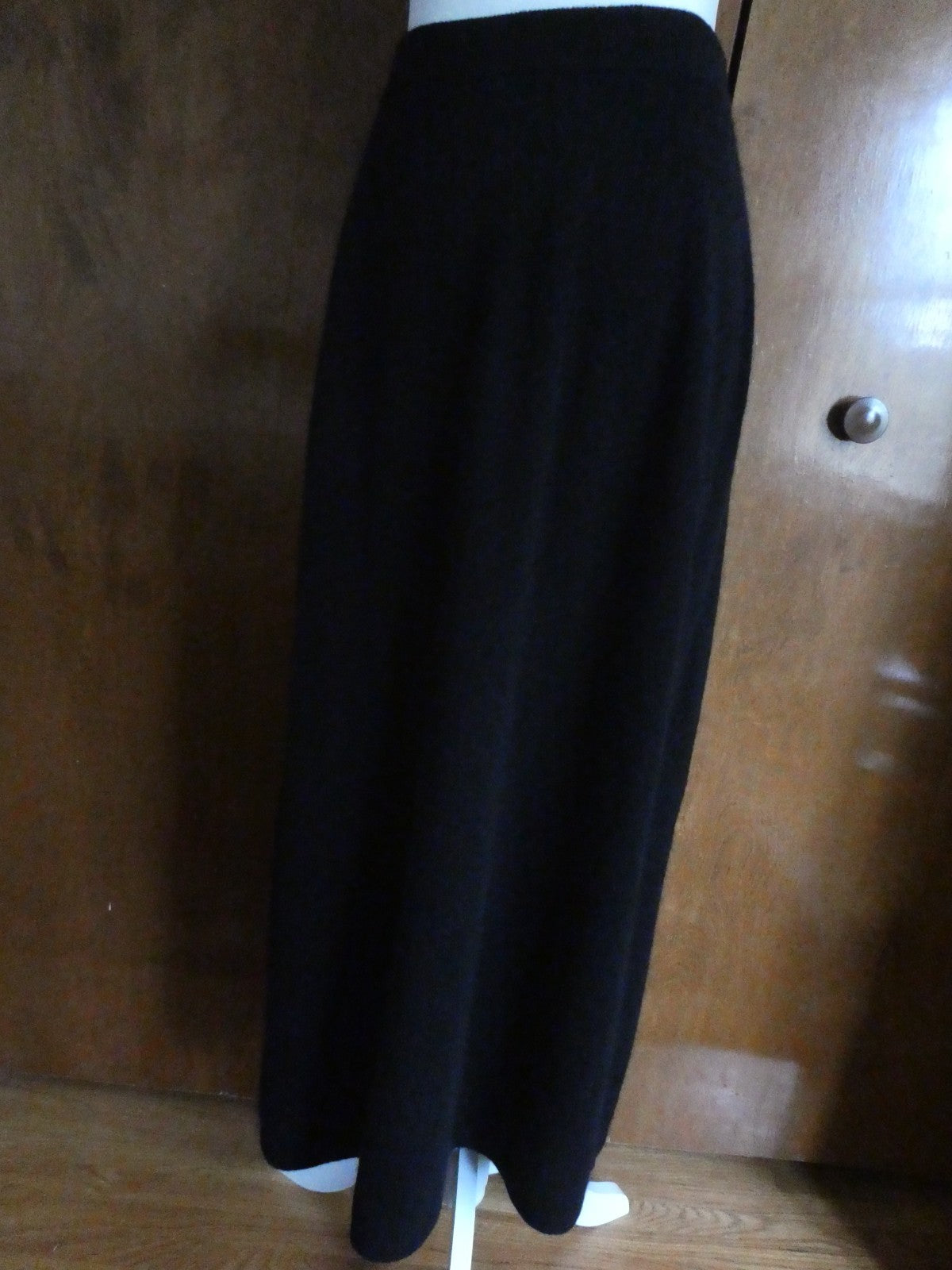 Bloomingdale's Exclusive 100% Cashmere Black Midi Skirt Size Medium, Large NWT