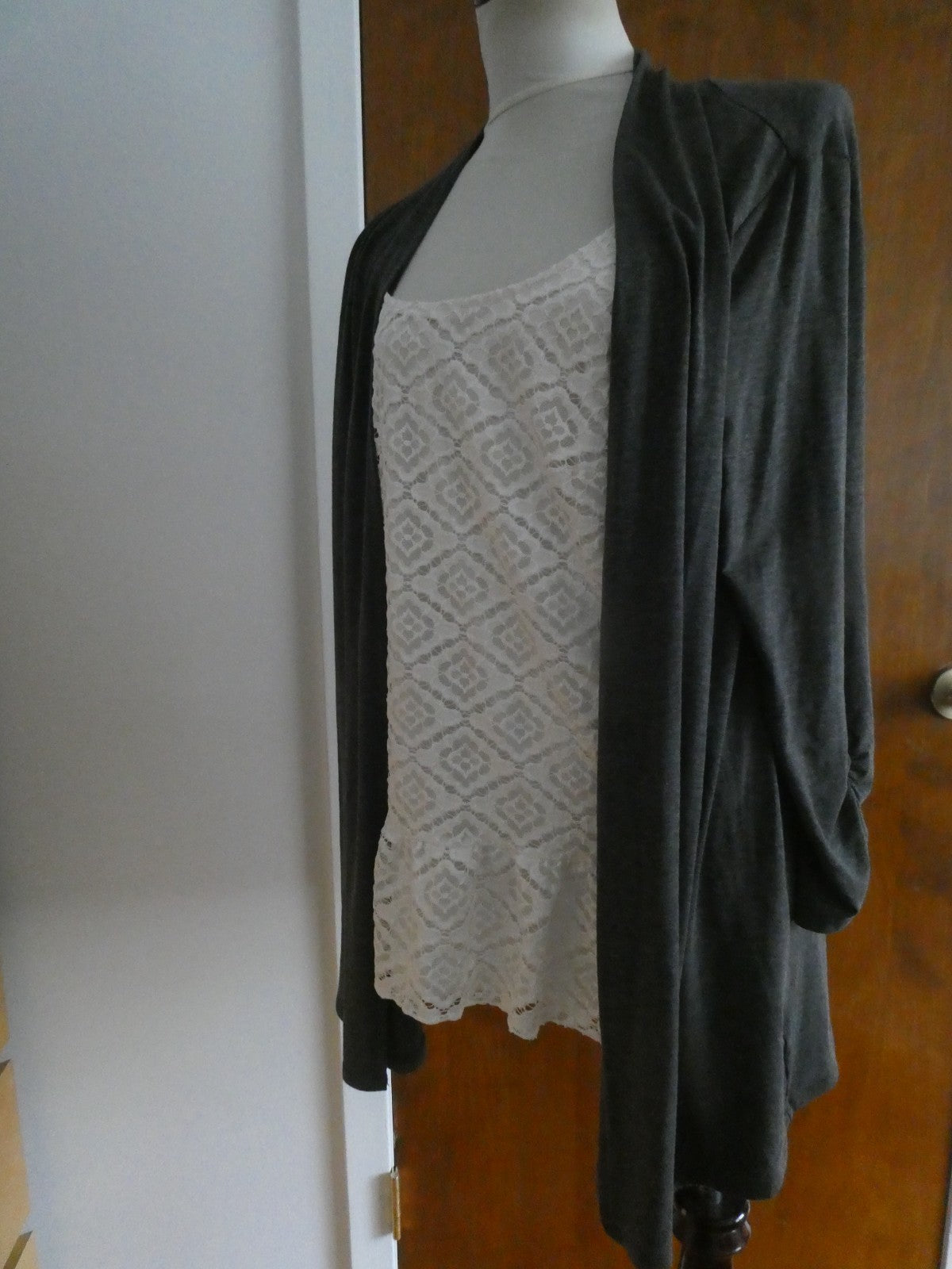 AB STUDIO Women's Gray/White Detailed built in lace overlay shell with ruffle XL