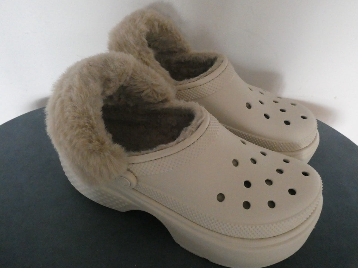 Crocs Lined Clogs – Faux Fur Lined – Cream / Off-White – Unisex Men 8, Women 10