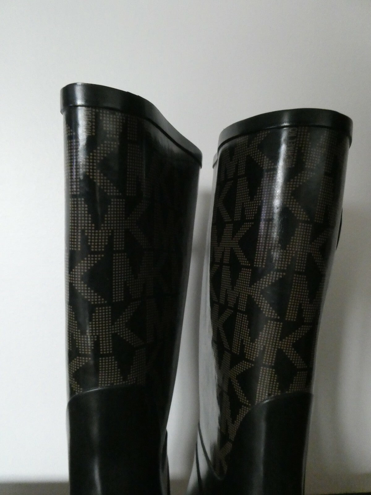 Michael Kors women's black/ brown round toe rain boots size 6M