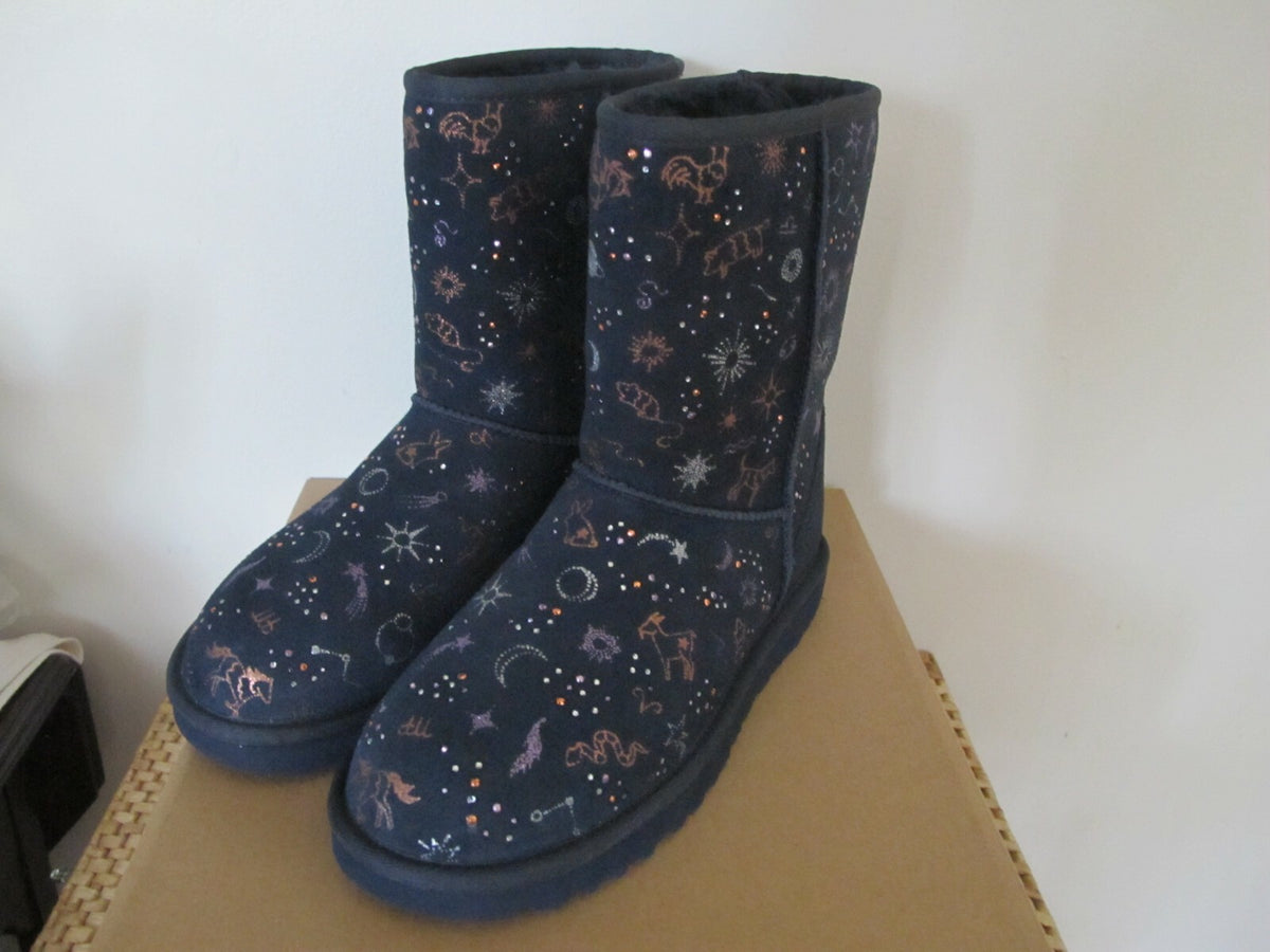 UGG CLASSIC ZODIAC WOMEN SHORT BLUE SUEDE SHEEPSKIN BOOTS SZ 7 AND 8 (Run Small)