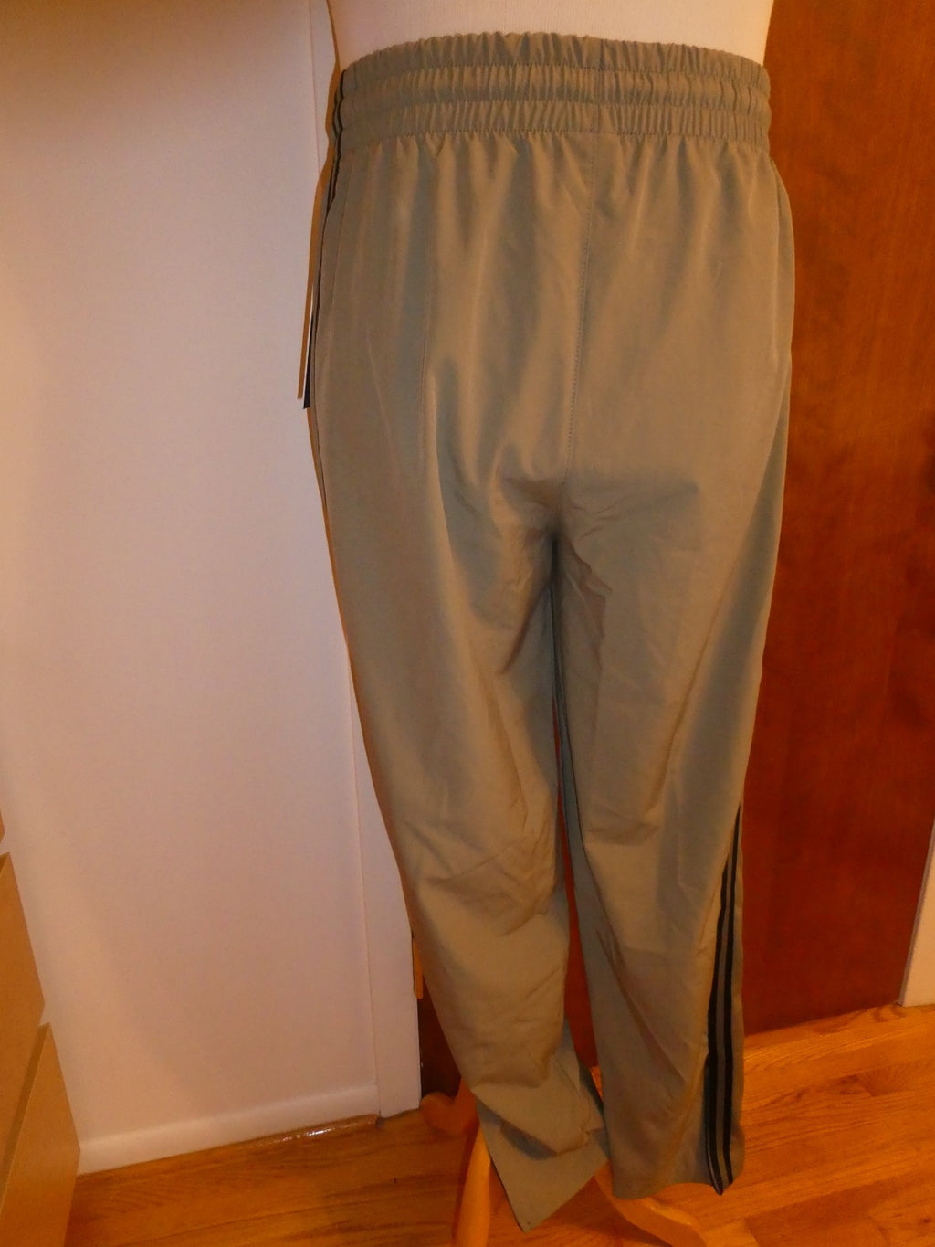 NBA Olive Green Walk Off Jogger Pants Men’s Large Athletic Track Pants Zip Hem