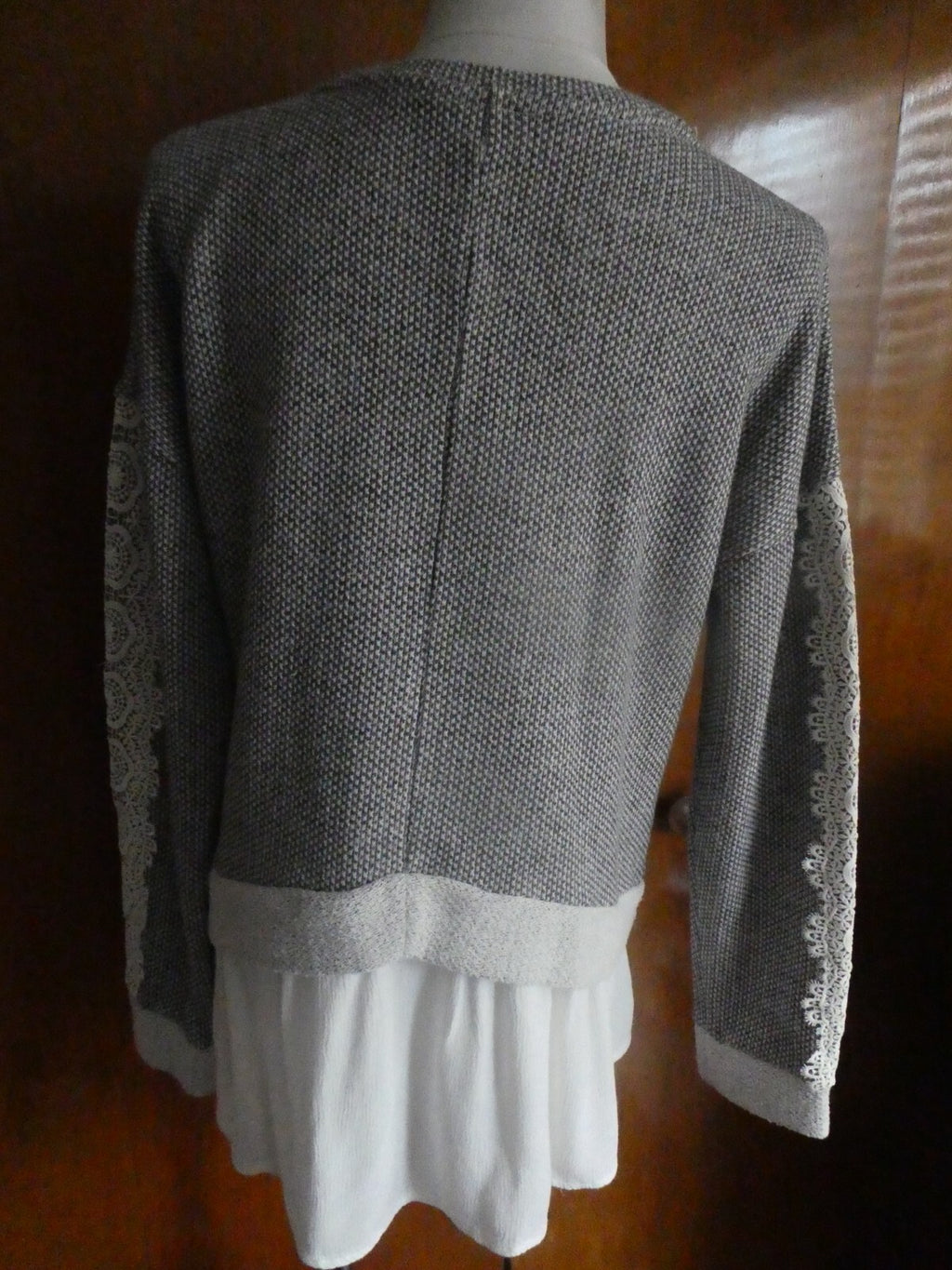 HANNAH Women's Soft V-neck Long Sleeves Sweater Gray Size Medium