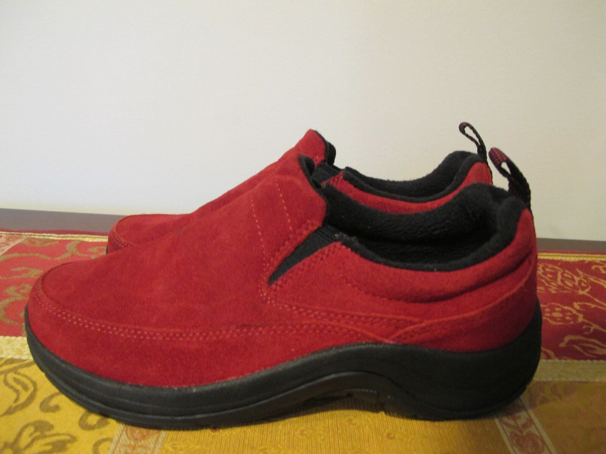 L.L. Bean Dark Red Women's Suede Slip On Shoes 7 Medium 