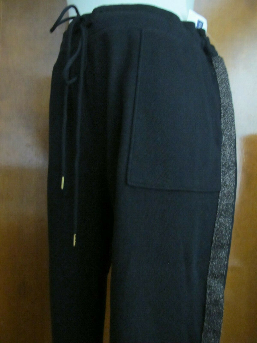 Gap women’s black flannel sweatpants Large