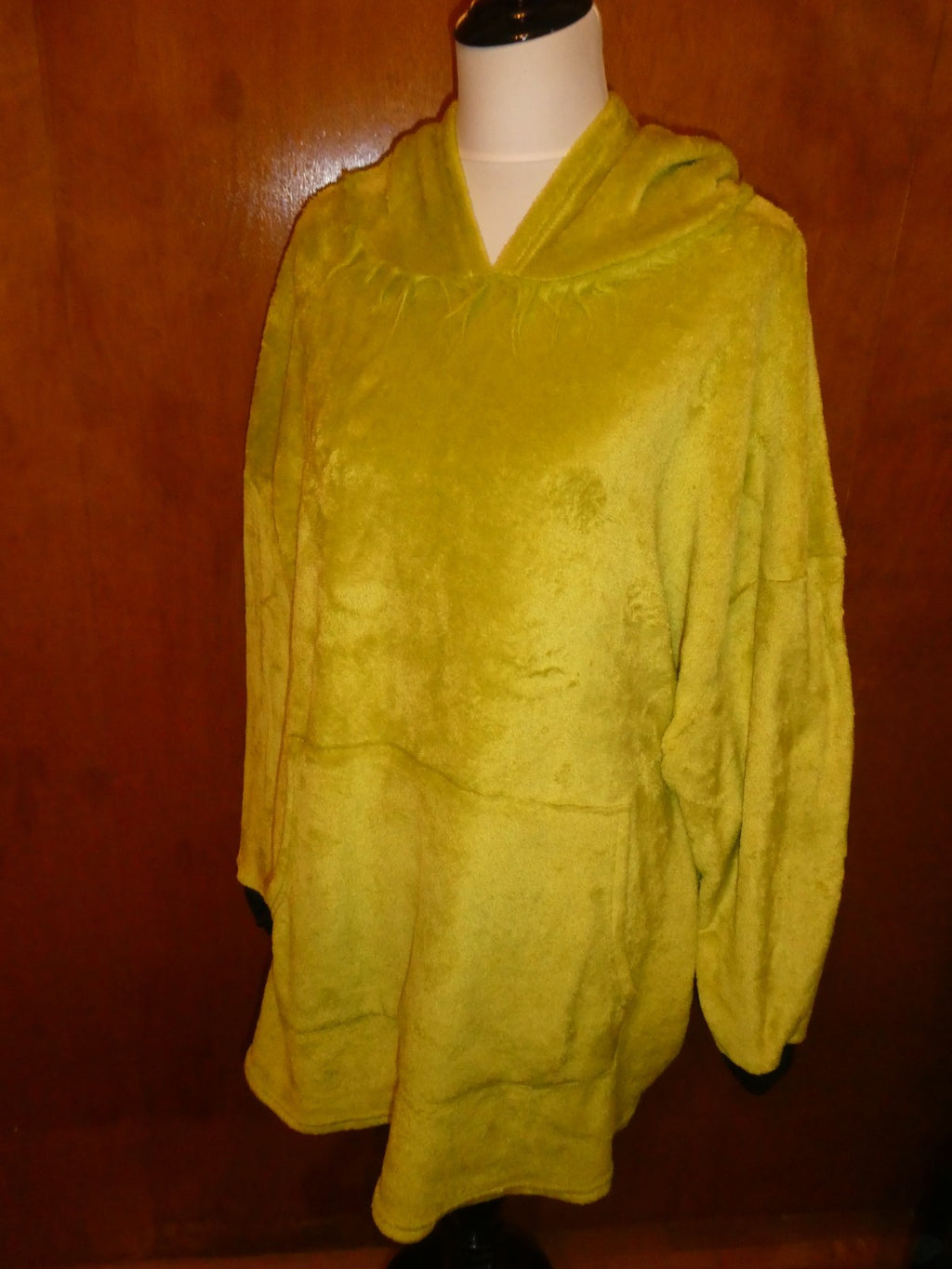 The Grinch Plush Hoodie Blanket OSFM Green Polyester Hooded Pullover Lounger