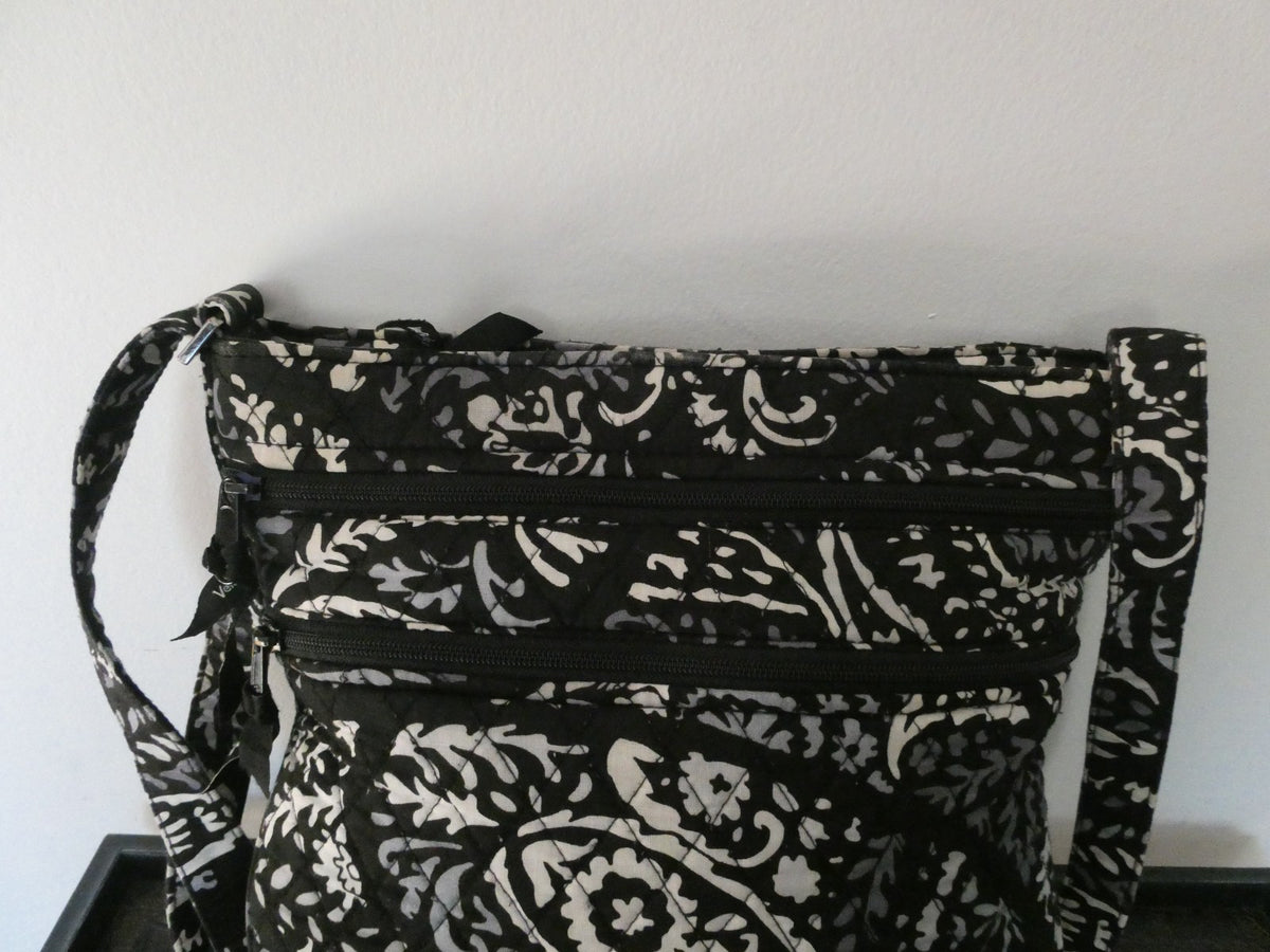 Vera Bradley Women's Black/White Shoulder Crossbody Quilted Zippered Bag